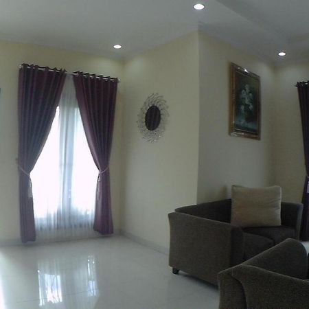 Villa Dira Bogor Exterior photo